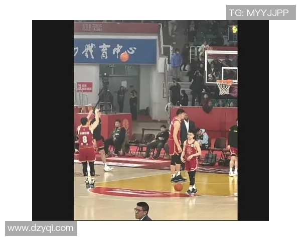 CBA新疆队与广州队激战成焦点比分悬念引发球迷热议 CBA新疆队与广州队激战成焦点比分悬念引发球迷热议